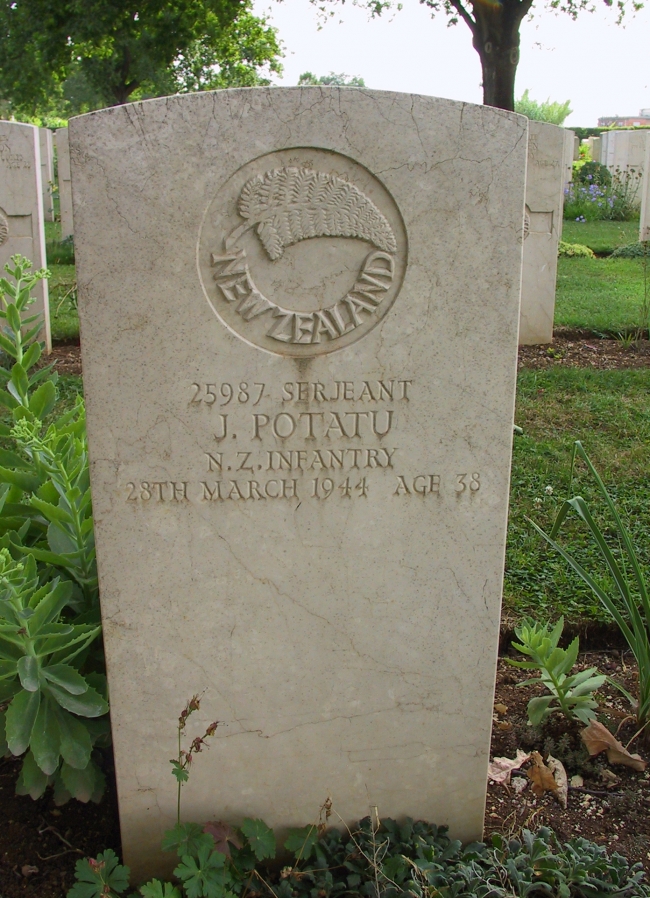 Grave of 25987 Sgt John Potatu