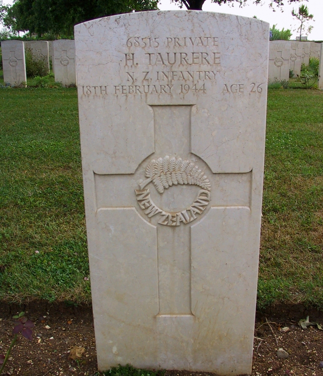 Grave of Hohepa Taurere