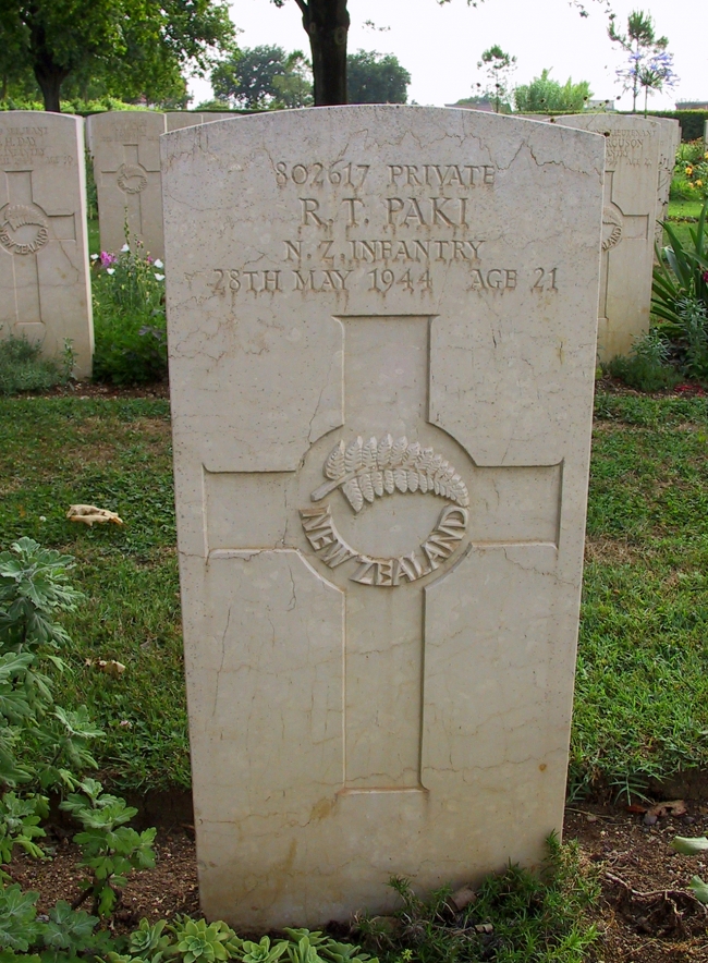 Grave of Robert T Paki