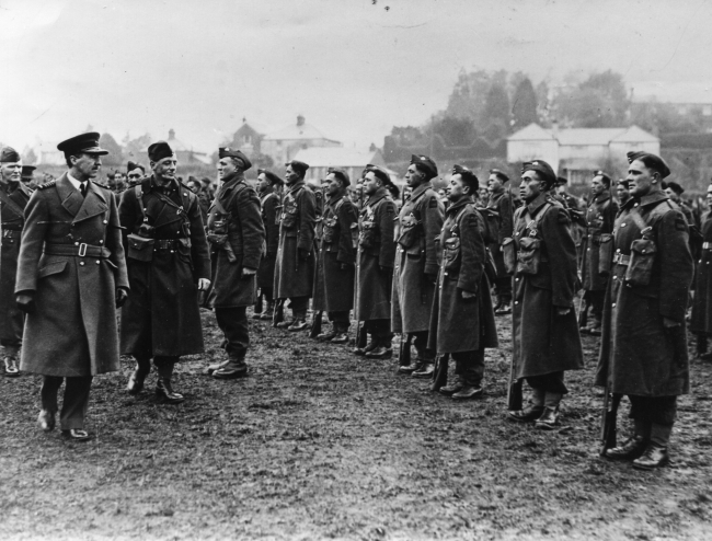 Dyer reviews D Company 1940
