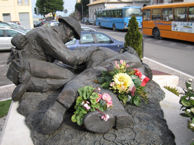 Ortona memorial to soldiers 