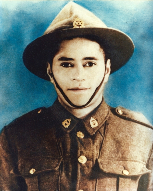 Hone John Pine Mau