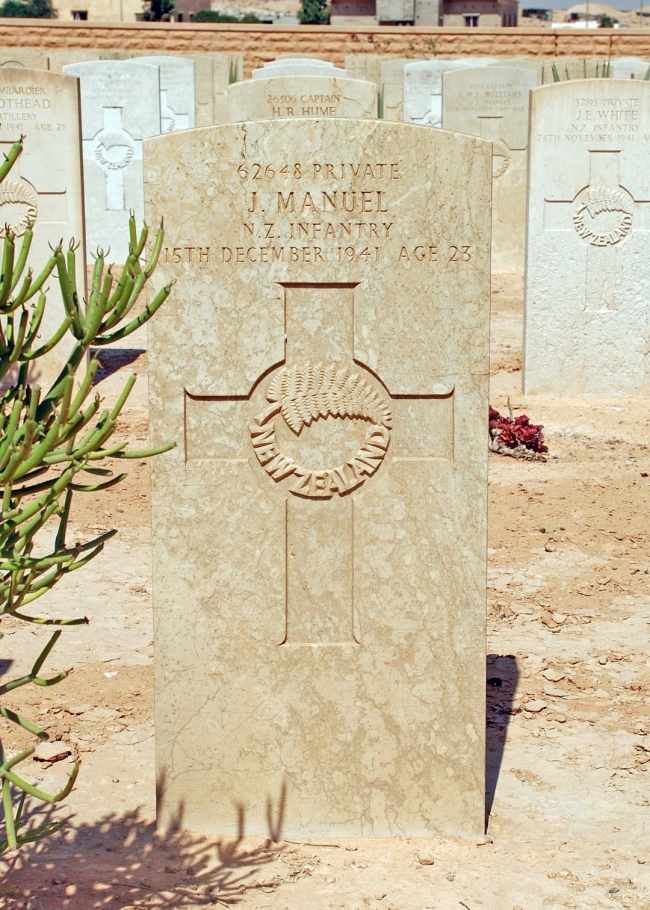 Johnny Manuel's grave