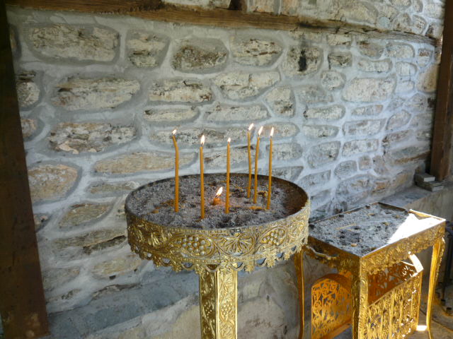 Mavroneri, Karihi