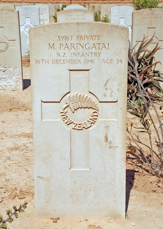 Manuhou Paringatai's grave