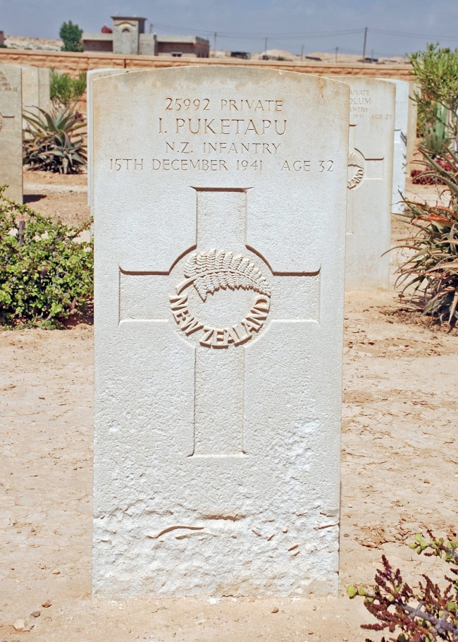 Iharaira Puketapu's grave
