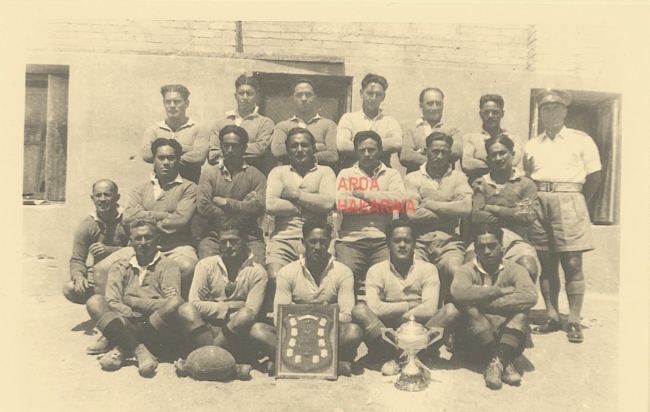 Arda Hakaraia with army rugby team