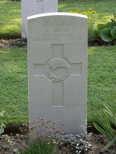 Skinner Arena's grave at Padua War Cemetery, Italy