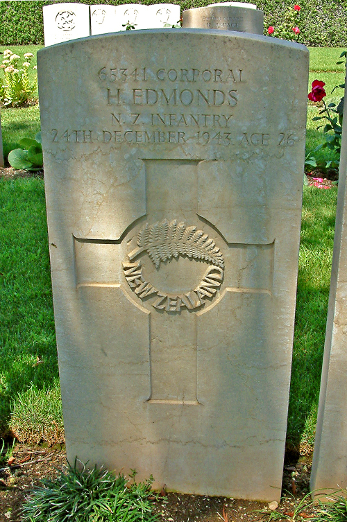 Hira Edmonds' grave