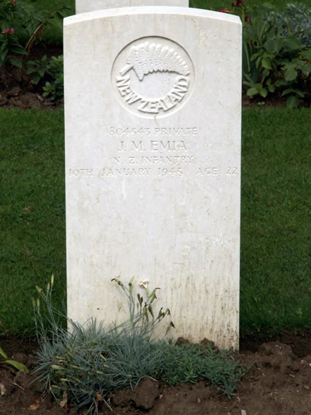 Joseph Maxwell Emia's grave