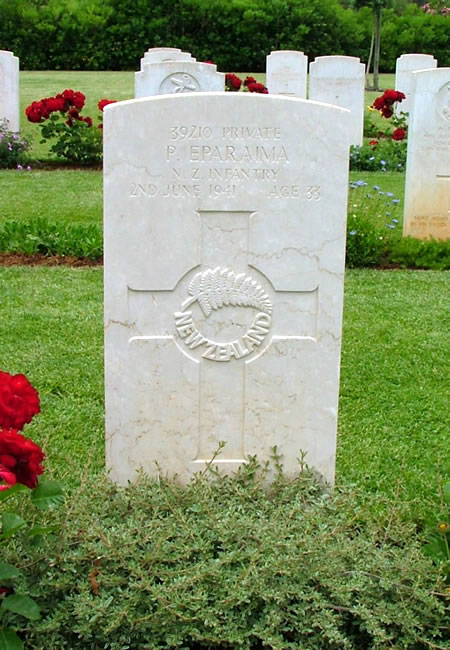 Pua Eparaima's grave