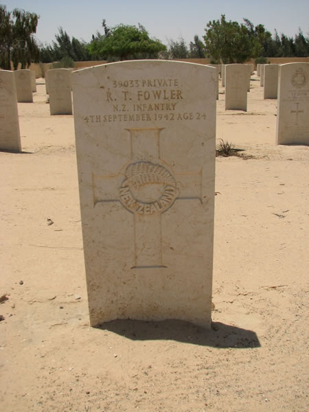 Robert Try Fowler's grave