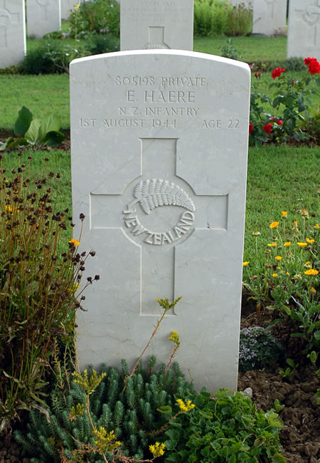 Edward Haere's grave