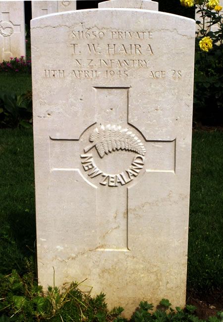 Tu Watikena Haira's grave