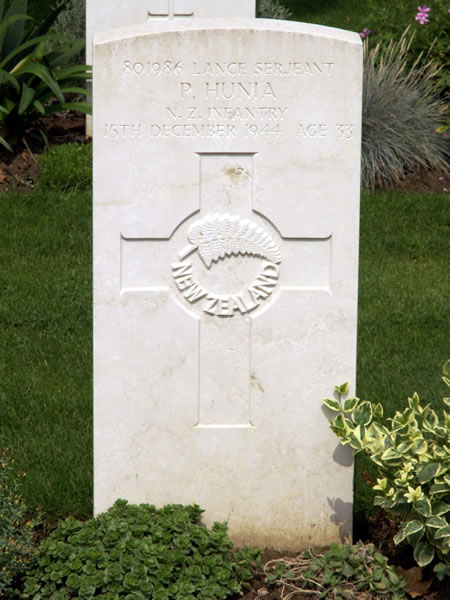 Pekama Hunia's grave