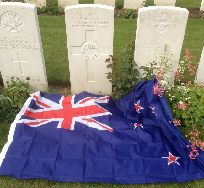 Para Davy's gravestone