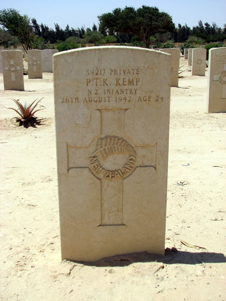 Pera Te Kaura Kemp's grave