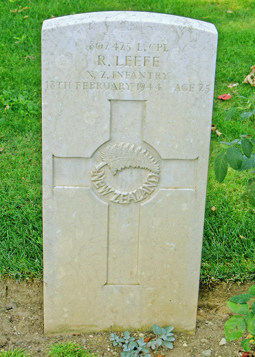 Raroa Leef's grave