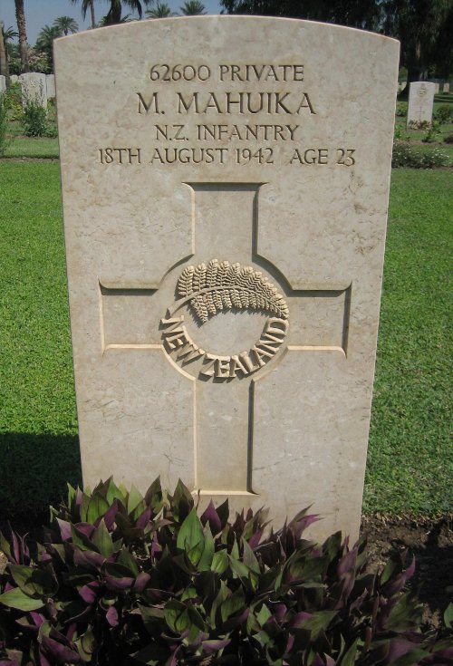 Michael Mahuika's grave at Fayid War Cemetery, Egypt