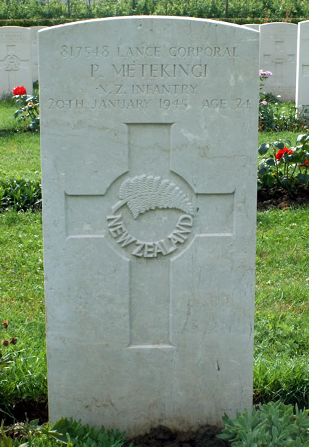 Paetahi Metekingi's grave