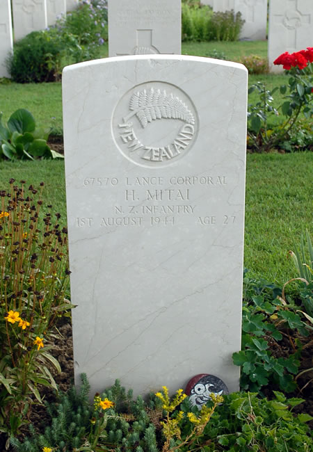 Harry Mitai's grave