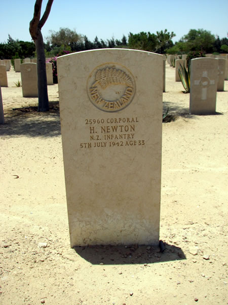 Hautapu Newton's grave