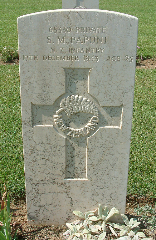 Sonny Maaka Papuni's grave