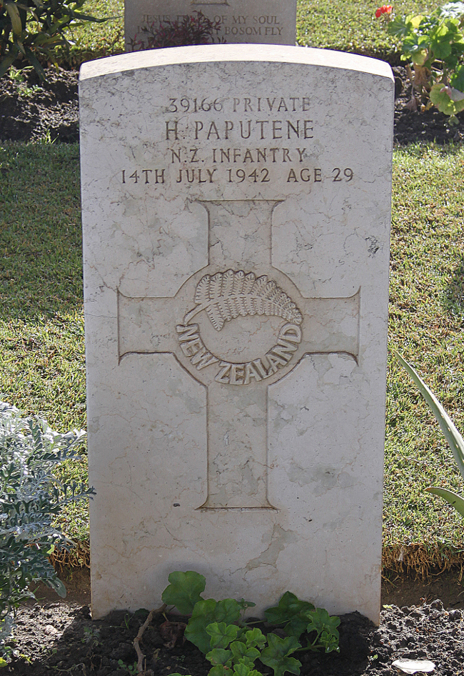 Hoera Paputene's grave