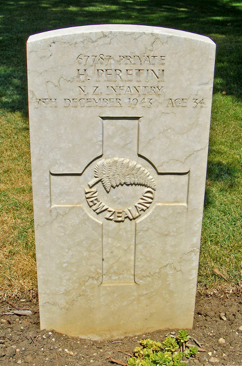 Hekenui Peretini's grave