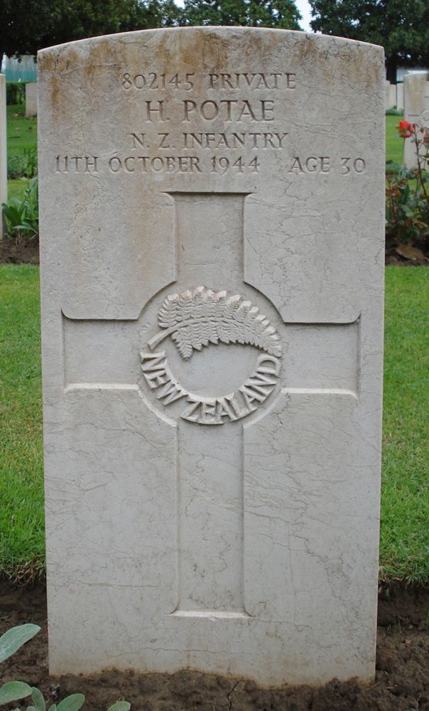Henare Potae's grave