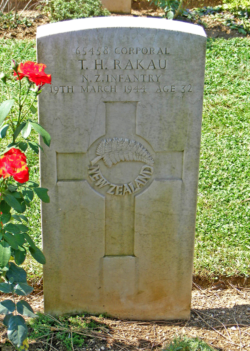 Thomas Rakau's grave