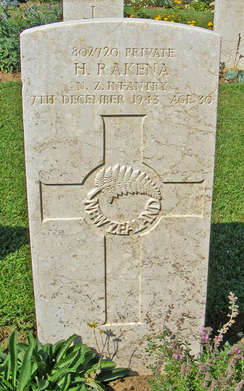 Harry Rakena's grave