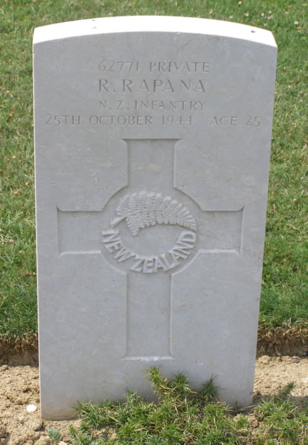Rauna Rapana's grave