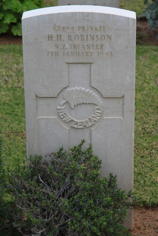 Henry Horoatua Robinson's grave