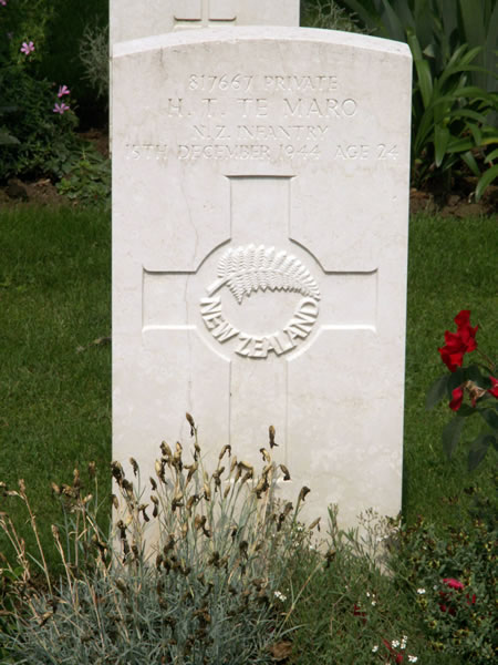 Hamilton Tanetangia Te Maro's grave