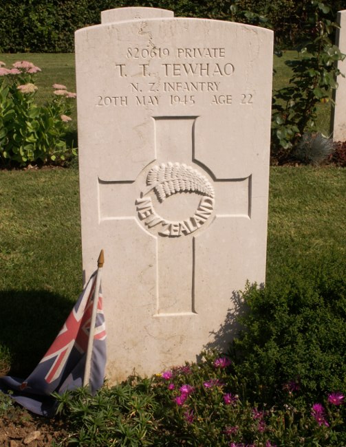 Thomas Te Whao's grave