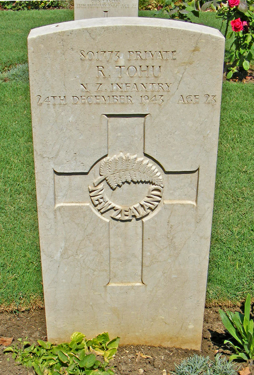 Richard Tohu's grave