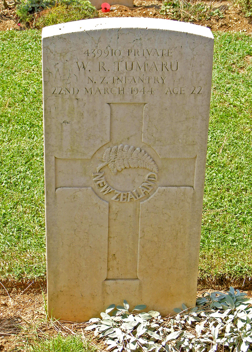 Walter Tumaru's grave