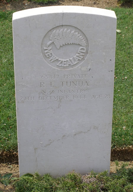 Rooti Lordy Tunua's grave