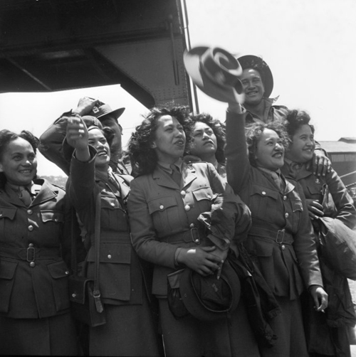Māori WAACs welcome the Battalion home