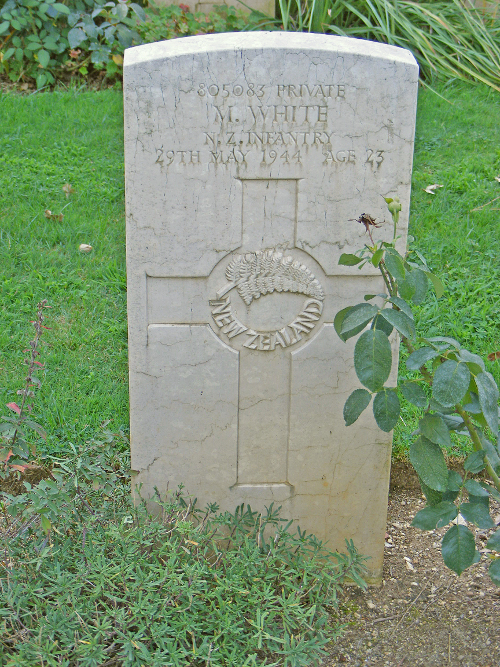 Mema White's grave