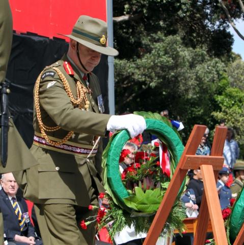 Chief of Defence lays a wreath