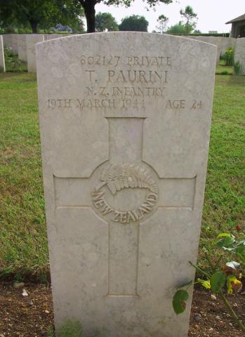 Grave of Pte T Paurini