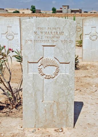 Maru Wharerau's grave