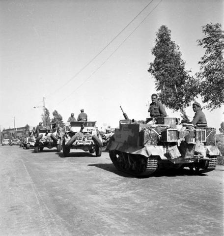 Bren Gun Carrier platoon enters Tripoli