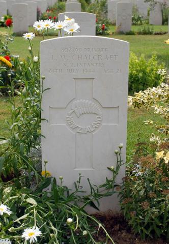 Leslie William Chalcraft's grave