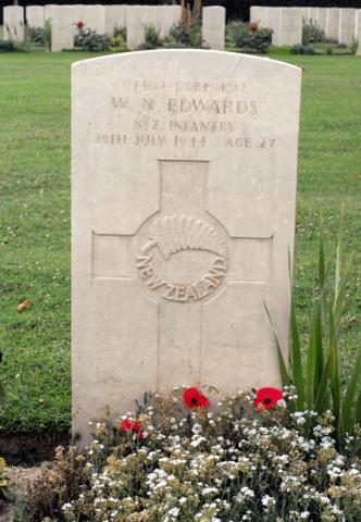 Wi Nira Edward's grave