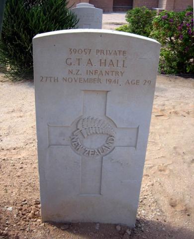 George Te Awaiti Hall's grave