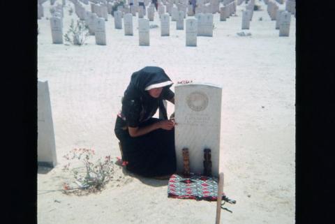 Hinetapuarau  Delamere's Visit to Uncle Tom's grave in 1977