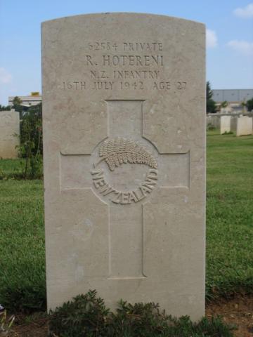 Robert Hotereni's grave